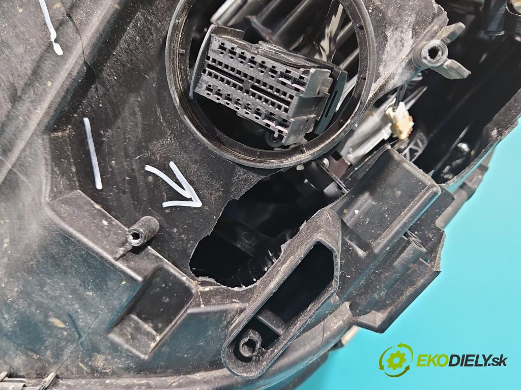 Vw Tiguan II 2016-2024 1.5 TSI 150 HP automatic 110 kW 1498 cm3 5- Reflektor: pravý 5NN941082C (Pravé)