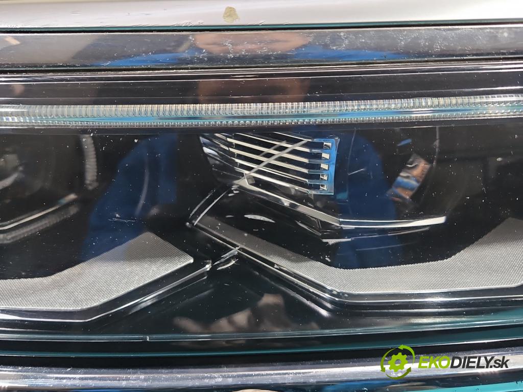 Vw Tiguan II 2016-2024 1.5 TSI 150 HP automatic 110 kW 1498 cm3 5- Reflektor: pravý 5NN941082C (Pravé)