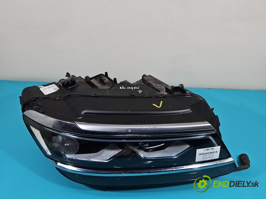 Vw Tiguan II 2016-2024 1.5 TSI 150 HP automatic 110 kW 1498 cm3 5- Reflektor: pravý 5NN941082C (Pravé)