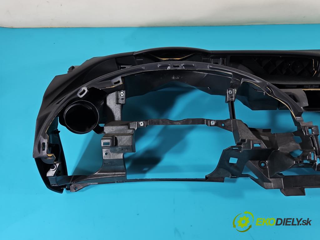 Honda Civic VIII 2006-2011 2.2 140 HP manual 103 kW 2204 cm3 5- kokpit,pristrojová doska rozdeľovacia