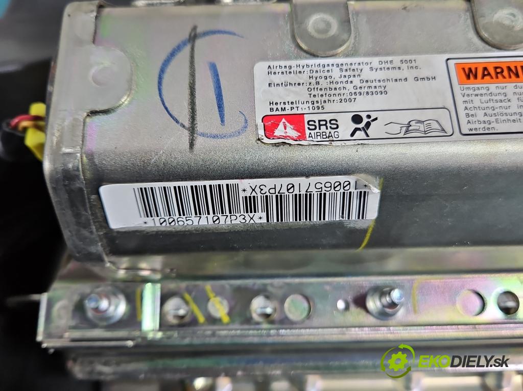 Honda Civic VIII 2006-2011 2.2 140 HP manual 103 kW 2204 cm3 5- kokpit,pristrojová doska rozdeľovacia