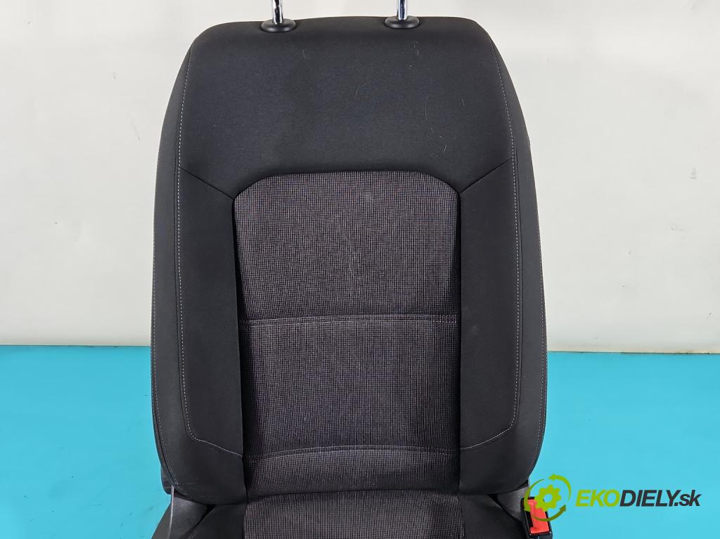 Vw Passat B8 2014 - 2.0 tdi 150 HP automatic 110 kW 1968 cm3 5- Sedačka pravý  (Sedadlo)