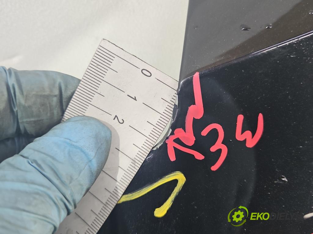 Vw Passat B8 2014 - 2.0 tdi 150 hp automatic 110 kW 1968 cm3 5- blatnik přední levý  (Predné ľavé)