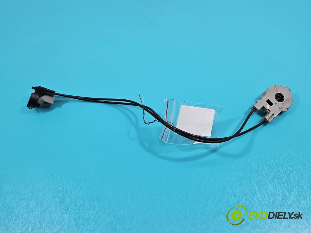 Ford Focus Mk1 1998-2004 1.8 tddi 90 HP manual 66 kW 1753 cm3 5- panel kúrenia 98AB-11503-AH