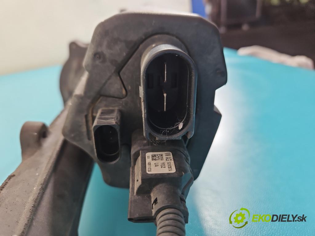 Vw Passat B8 2014 - 2.0 tdi 150 hp automatic 110 kW 1968 cm3 5- řízení volant 5Q0959439L