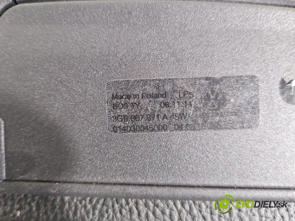 Vw Passat B8 2014 - 2.0 tdi 150 HP automatic 110 kW 1968 cm3 5- roleta  (Rolety kufra)