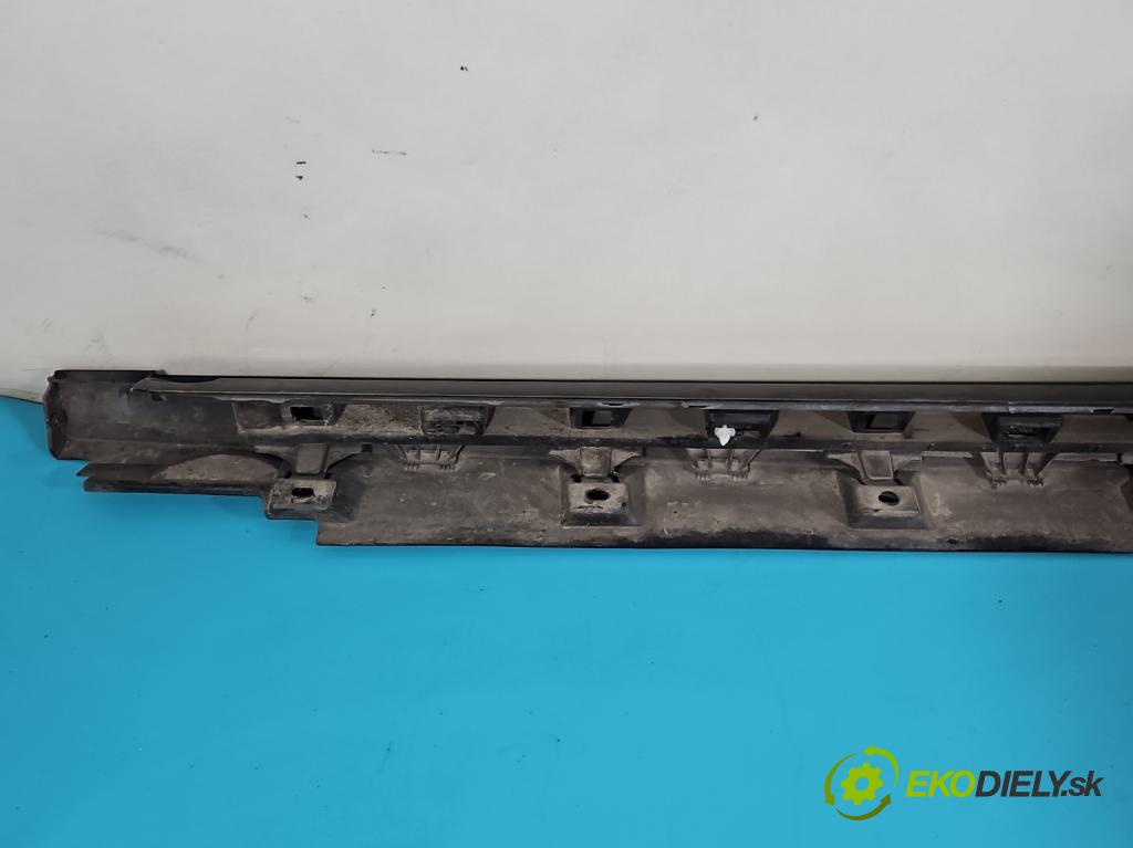 Vw Passat B8 2014 - 2.0 tdi 150 HP automatic 110 kW 1968 cm3 5- lišta práh: pravé 3G0853858 (Lišta prahová)