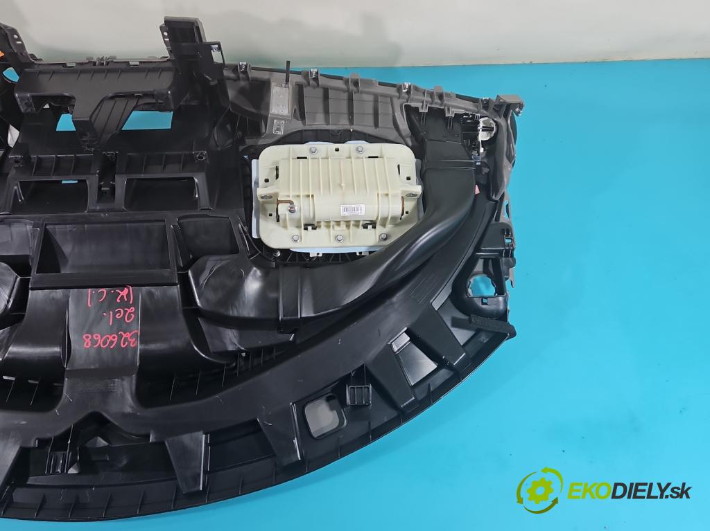 Renault Scenic III 2009-2016 1.5 dci 110 HP manual 81 kW 1461 cm3 5- kokpit,pristrojová doska rozdeľovacia
