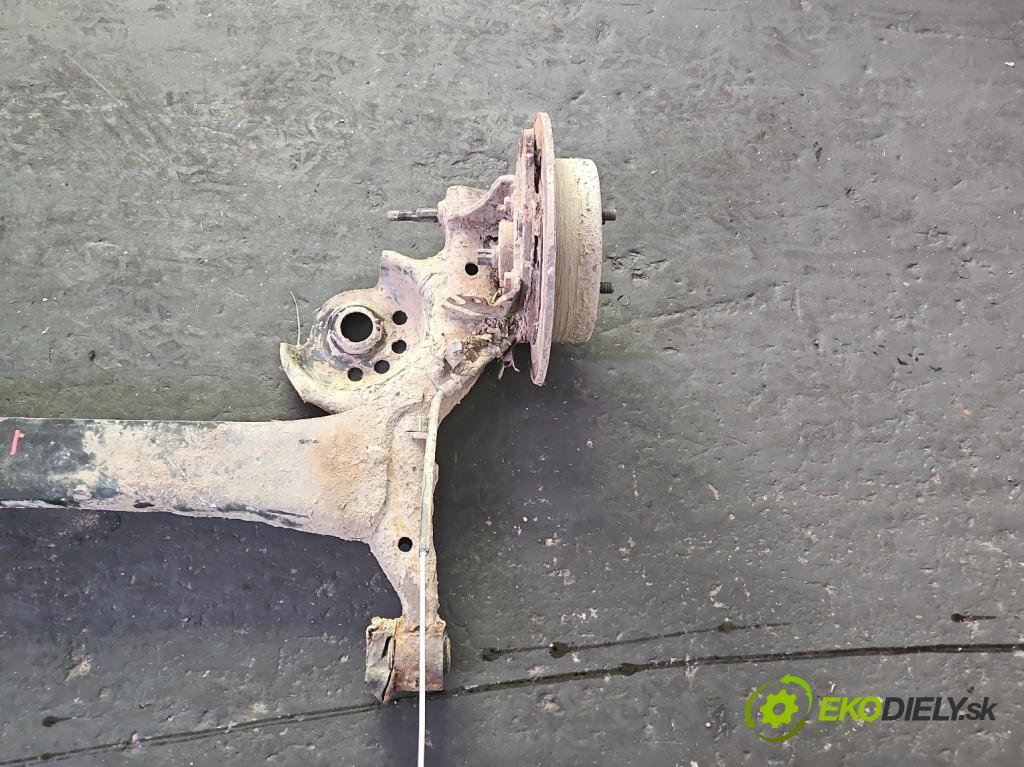 Toyota Yaris I 1999-2005 1.0 vvti 68 hp manual 50 kW 998 cm3 3- zadní výztuha  (Výztuhy zadní)