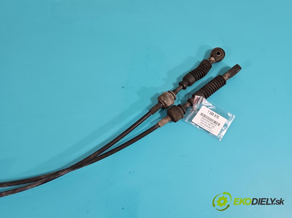 Toyota Yaris I 1999-2005 1.0 vvti 68 HP manual 50 kW 998 cm3 3- Páka: Změny: stupeň,rýchlosť  (Rýchlostné páky / kulisy)