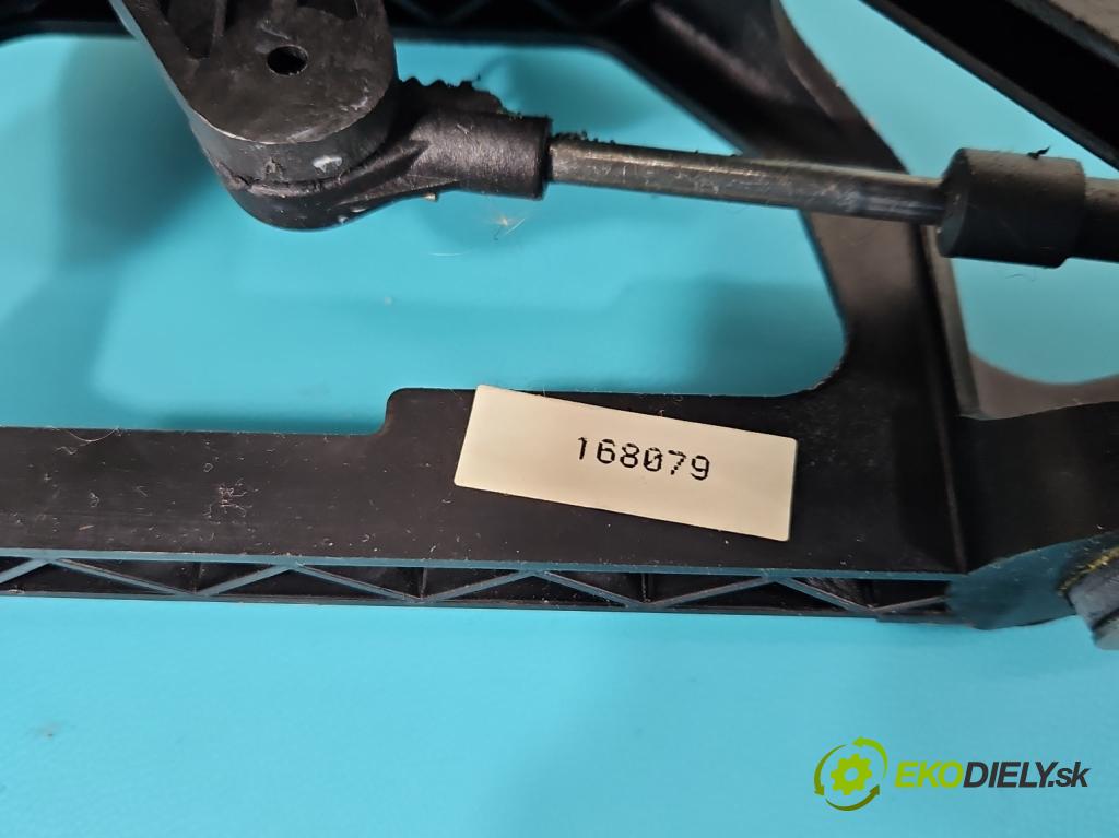 Toyota Yaris I 1999-2005 1.0 vvti 68 HP manual 50 kW 998 cm3 3- Páka: Změny: stupeň,rýchlosť  (Rýchlostné páky / kulisy)