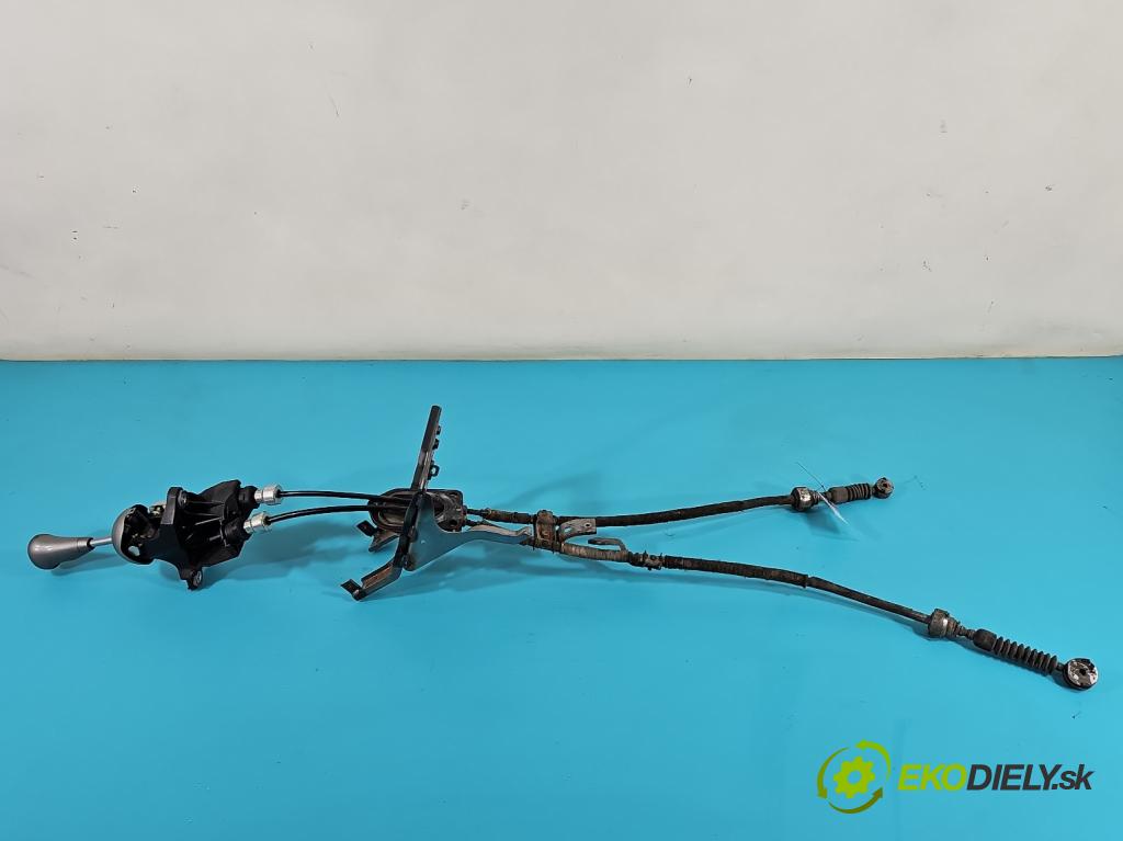 Honda Civic VIII 2006-2011 2.2 140 HP manual 103 kW 2204 cm3 5- Páka: Změny: stupeň,rýchlosť  (Rýchlostné páky / kulisy)