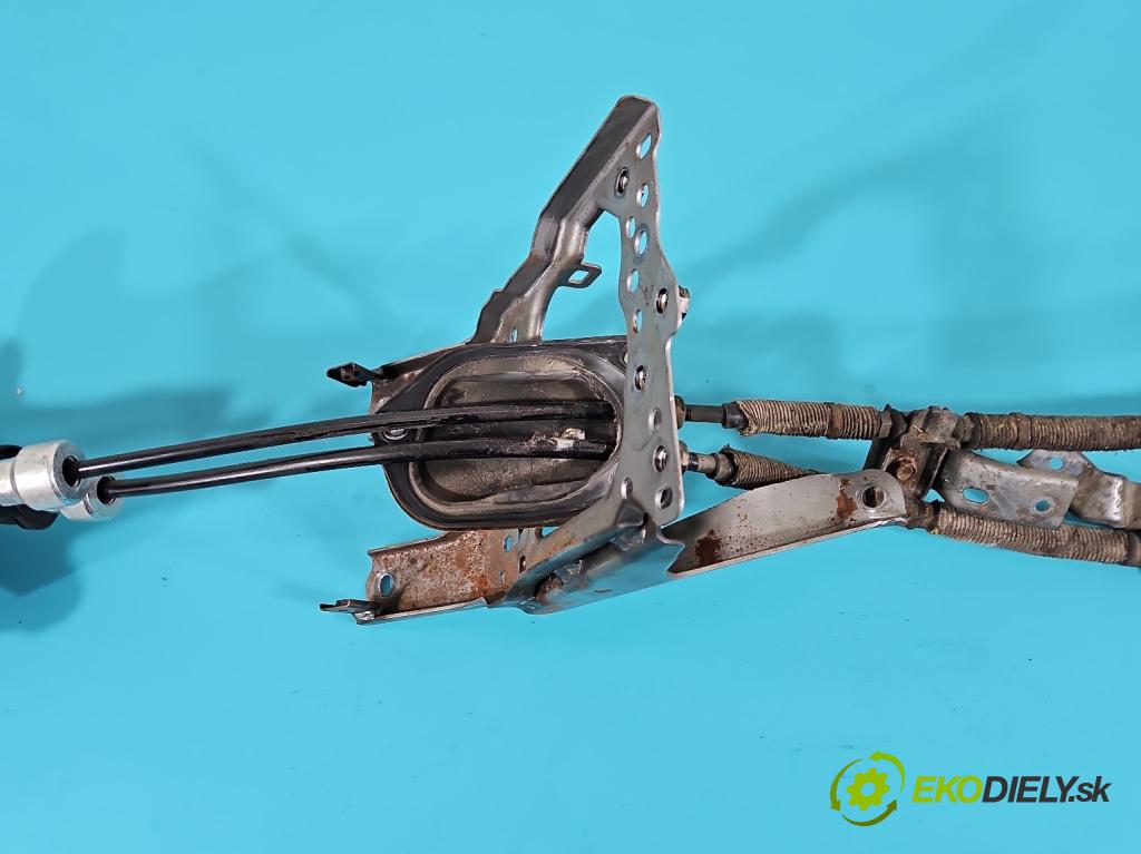 Honda Civic VIII 2006-2011 2.2 140 HP manual 103 kW 2204 cm3 5- Páka: Změny: stupeň,rýchlosť  (Rýchlostné páky / kulisy)