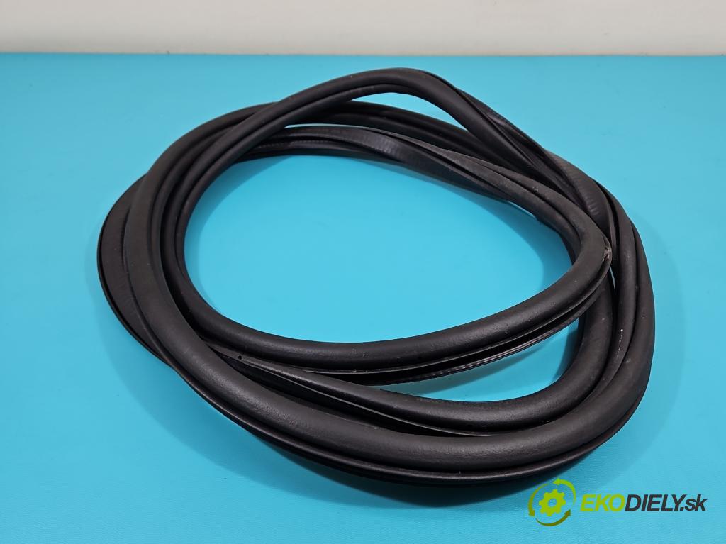 Vw Tiguan II 2016-2024 1.5 TSI 150 hp automatic 110 kW 1498 cm3 5- Těsnění: dveře zadní levé  (Ostatní)