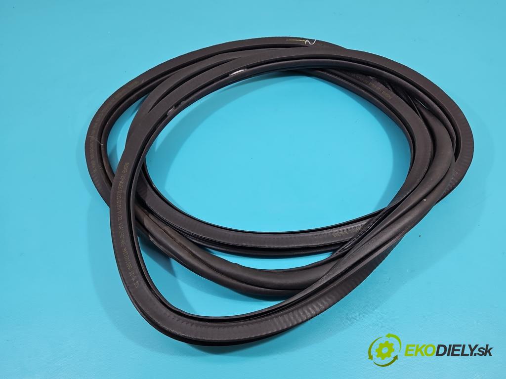 Vw Tiguan II 2016-2024 1.5 TSI 150 hp automatic 110 kW 1498 cm3 5- Těsnění: dveře zadní pravé  (Ostatní)