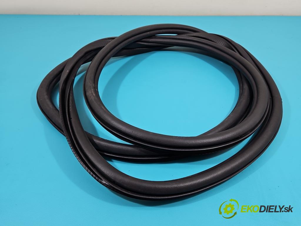 Vw Tiguan II 2016-2024 1.5 TSI 150 hp automatic 110 kW 1498 cm3 5- Těsnění: dveře zadní pravé  (Ostatní)