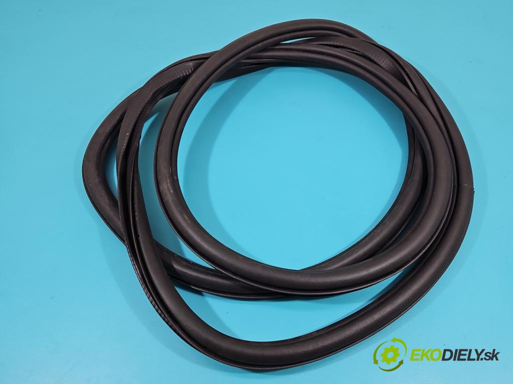 Vw Tiguan II 2016-2024 1.5 TSI 150 hp automatic 110 kW 1498 cm3 5- Těsnění: dveře zadní pravé  (Ostatní)