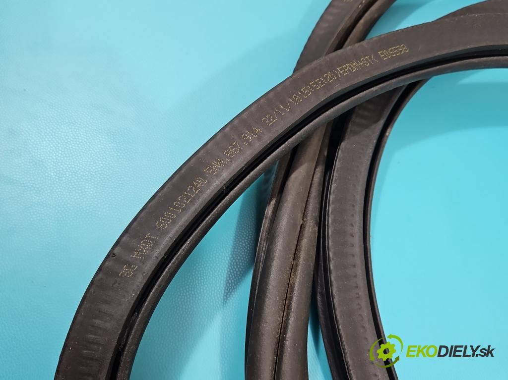 Vw Tiguan II 2016-2024 1.5 TSI 150 hp automatic 110 kW 1498 cm3 5- Těsnění: dveře zadní pravé  (Ostatní)