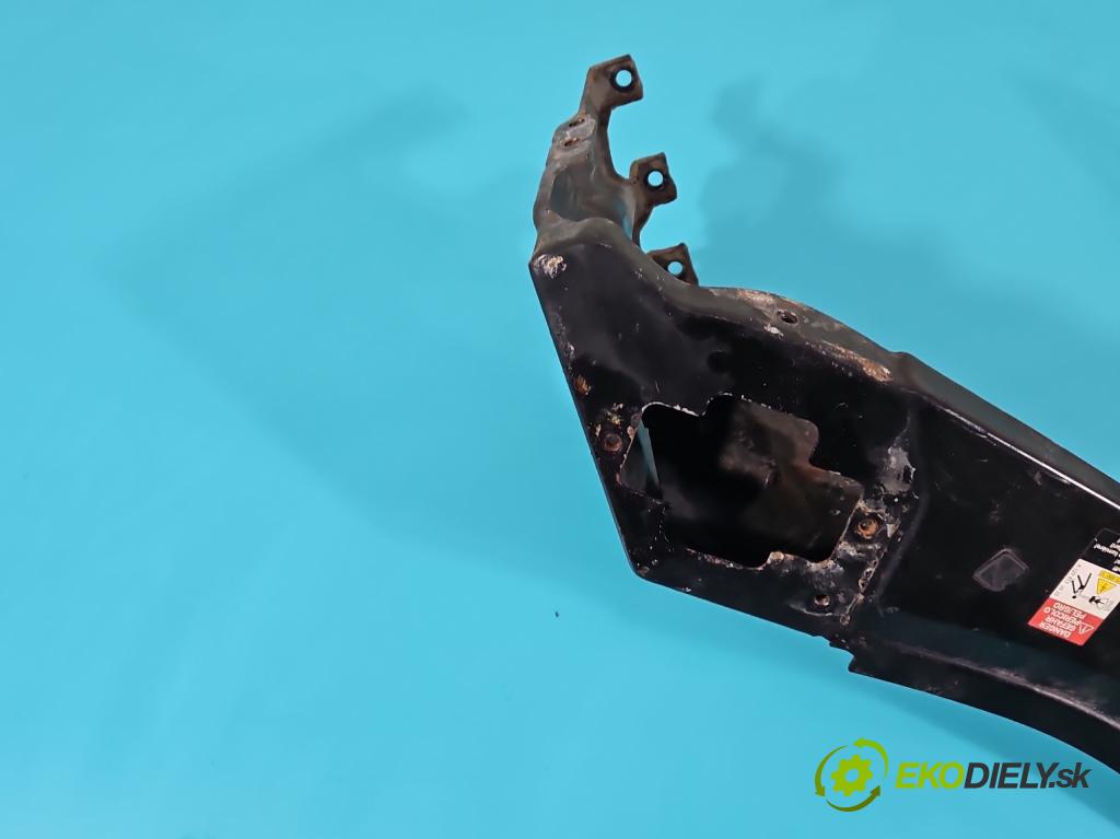 Mercedes S W221 2005-2013 5.5 V8 387KM automatic 285 kW 5462 cm3 4- stěna přední  (Výztuhy přední)