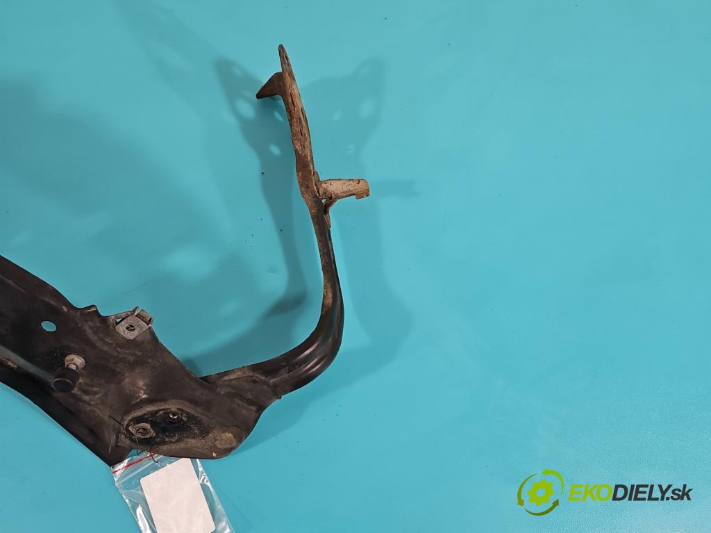 Mercedes S W221 2005-2013 5.5 V8 387KM automatic 285 kW 5462 cm3 4- stěna přední  (Výztuhy přední)