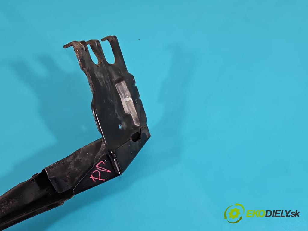 Mercedes S W221 2005-2013 5.5 V8 387KM automatic 285 kW 5462 cm3 4- stěna přední  (Výztuhy přední)