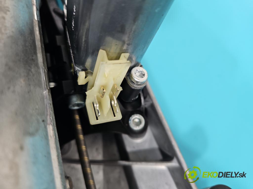 Mercedes S W221 2005-2013 5.5 V8 387KM automatic 285 kW 5462 cm3 4- Stĺpik volant A2214601616 (Tyč riadenia (volantu))