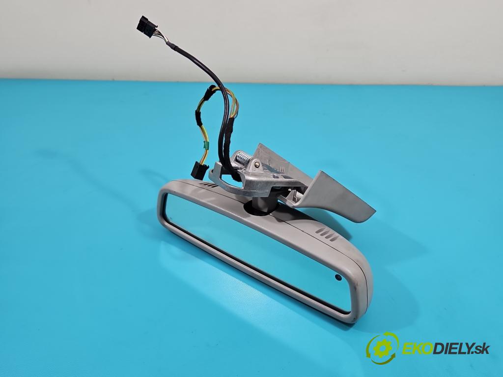 Mercedes S W221 2005-2013 5.5 V8 387KM automatic 285 kW 5462 cm3 4- zpětné zrcátko vnitřní A2218110007 (Světla vnitřní)