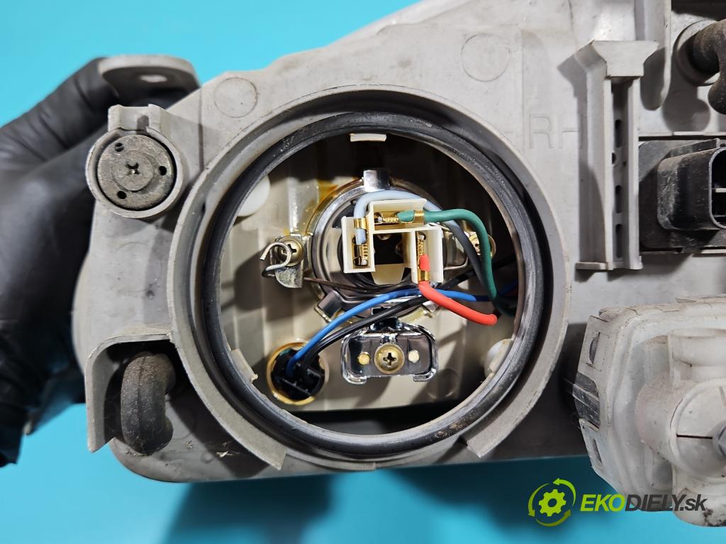 Daewoo Lanos 1.5 16V 99 HP manual 73 kW 1498 cm3 4- Reflektor: pravý (Pravé)