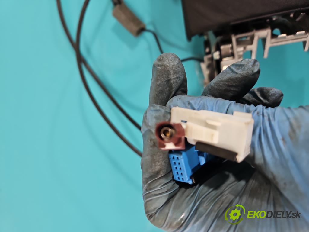 Mercedes S W221 2005-2013 5.5 V8 387KM automatic 285 kW 5462 cm3 4- operadlo  (Lakťové opierky)