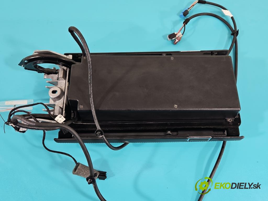 Mercedes S W221 2005-2013 5.5 V8 387KM automatic 285 kW 5462 cm3 4- operadlo  (Lakťové opierky)