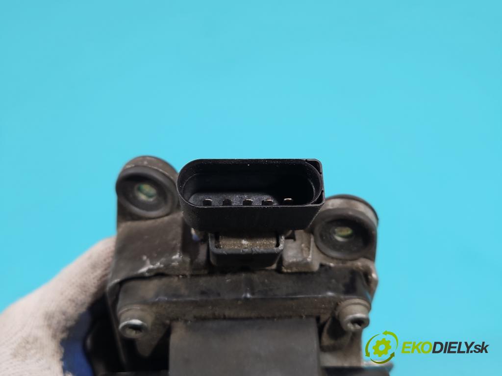 Audi A6 C5 1997-2004 2.4 V6 165 HP manual 121 kW 2393 cm3 4- cievka zapaľovacia 078905104 (Zapaľovacie cievky, moduly)