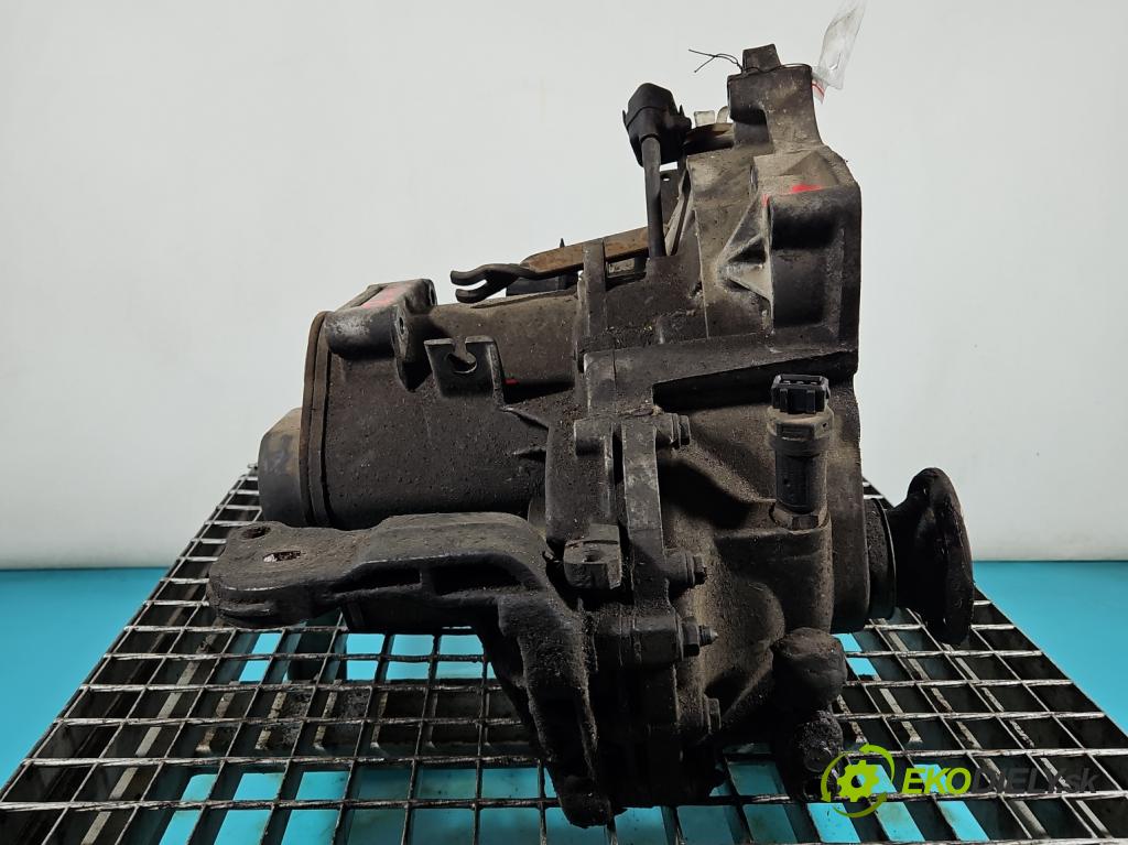 Vw Polo III 6N 1994-2001 1.4 mpi 60 HP manual 44 kW 1390 cm3 4- prevodovka stupeň,rýchlosť manual CWU