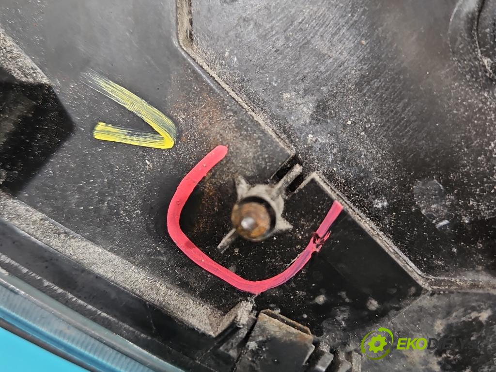 Mercedes S W221 2005-2013 5.5 V8 387KM automatic 285 kW 5462 cm3 4- Reflektor: pravý  (Pravé)