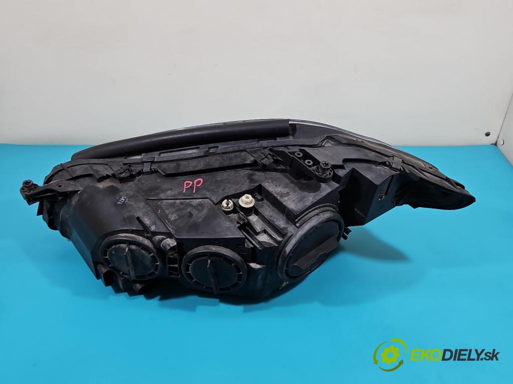 Mercedes S W221 2005-2013 5.5 V8 387KM automatic 285 kW 5462 cm3 4- Reflektor: pravý  (Pravé)