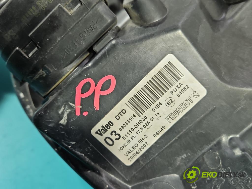 Peugeot 107 1.0 68 HP manual 50 kW 998 cm3 3- Reflektor: pravý 89033104 (Pravé)