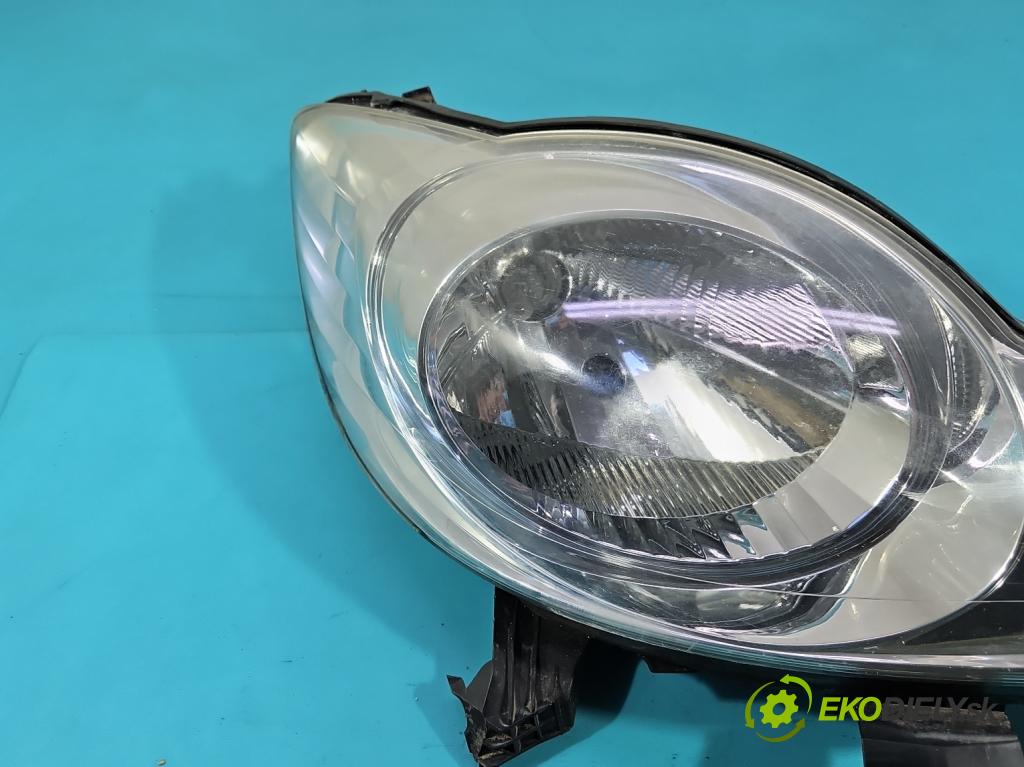 Peugeot 107 1.0 68 HP manual 50 kW 998 cm3 3- Reflektor: pravý 89033104 (Pravé)