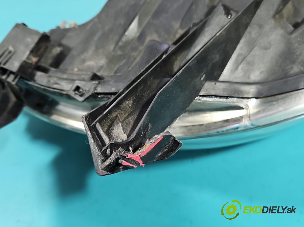 Peugeot 107 1.0 68 HP manual 50 kW 998 cm3 3- Reflektor: pravý 89033104 (Pravé)