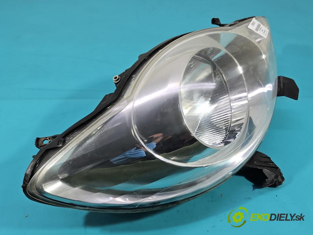 Peugeot 107 1.0 68 HP manual 50 kW 998 cm3 3- Reflektor: pravý 89033104 (Pravé)