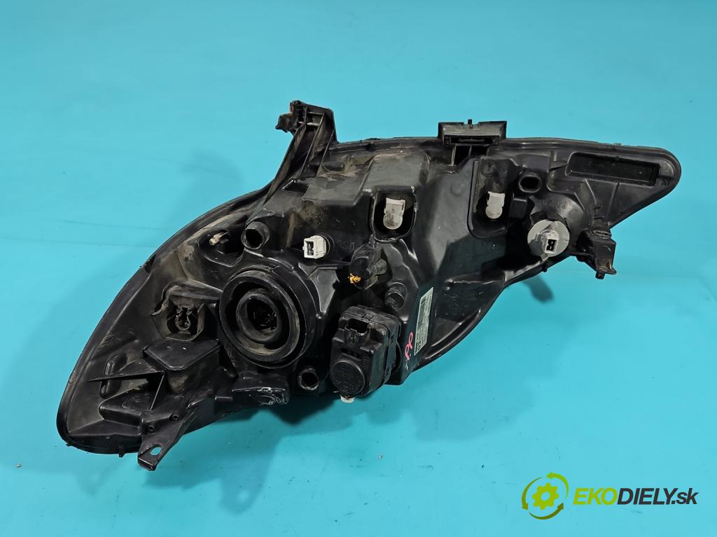 Peugeot 107 1.0 68 HP manual 50 kW 998 cm3 3- Reflektor: pravý 89033104 (Pravé)