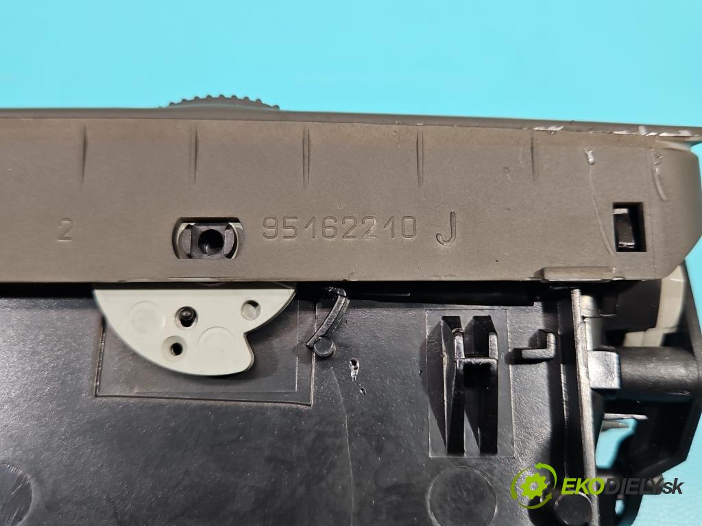 Vw Passat B5 1995-2005 1.9 tdi 131 HP manual 96 kW 1896 cm3 5- Mřížka: kúrenia stredová 3B0819728D (Mriežky kúrenia (fukáre))