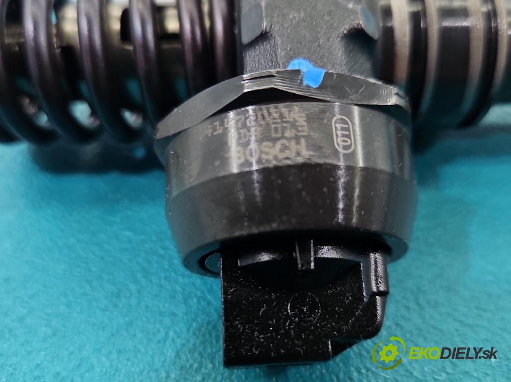 Vw Passat B5 1995-2005 1.9 tdi 131 HP manual 96 kW 1896 cm3 5- vstrekovacie čerpadlo 038130073BA (Vstrekovače)