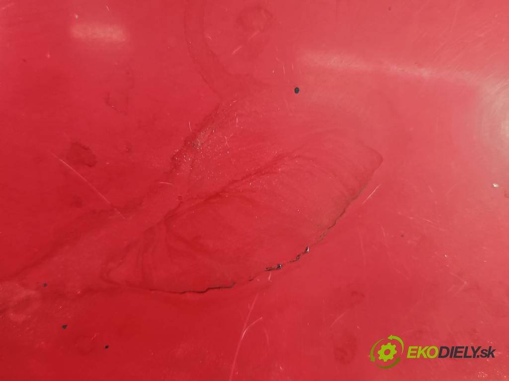 Audi 80 B4 1991-1994 2.0 90 HP manual 66 kW 1983 cm3 4- zadna kufor  (Zadné kapoty)