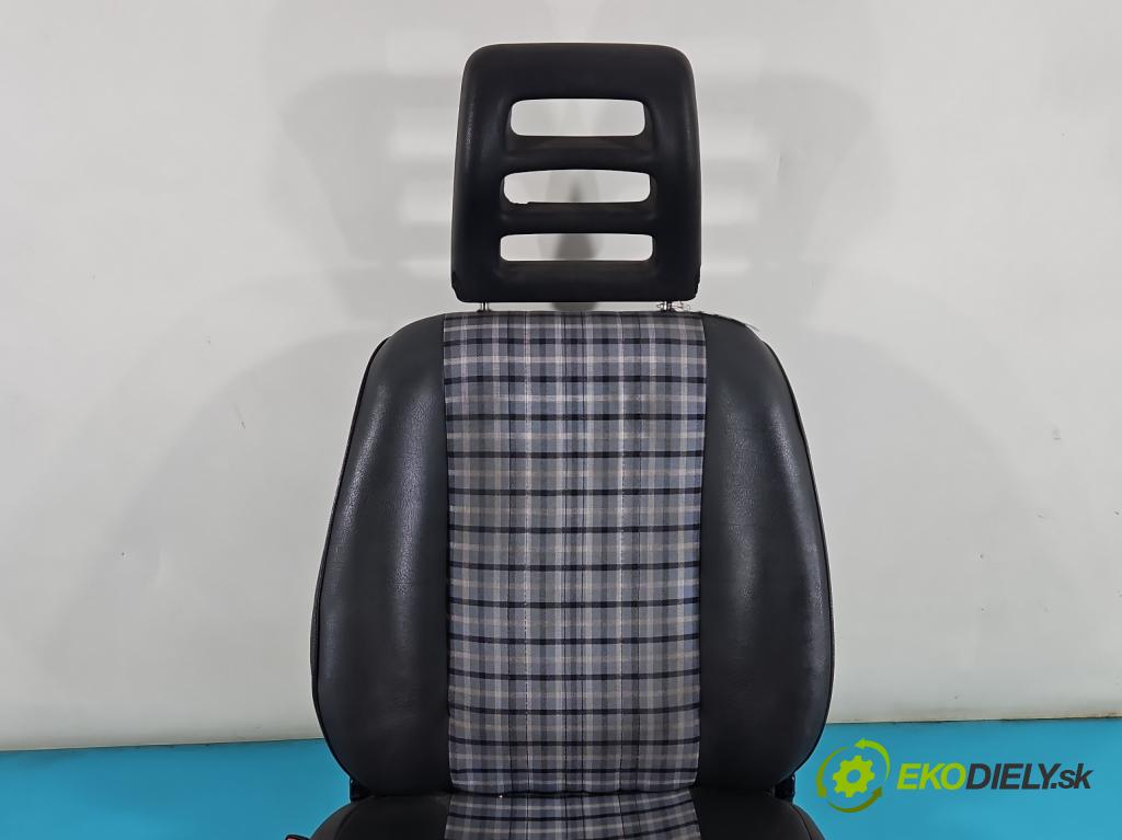 Fiat Ducato II 1994-2006 2.8d 87 HP manual 64 kW 2800 cm3 5- Sedačka ľavý  (Sedačky, sedadlá)