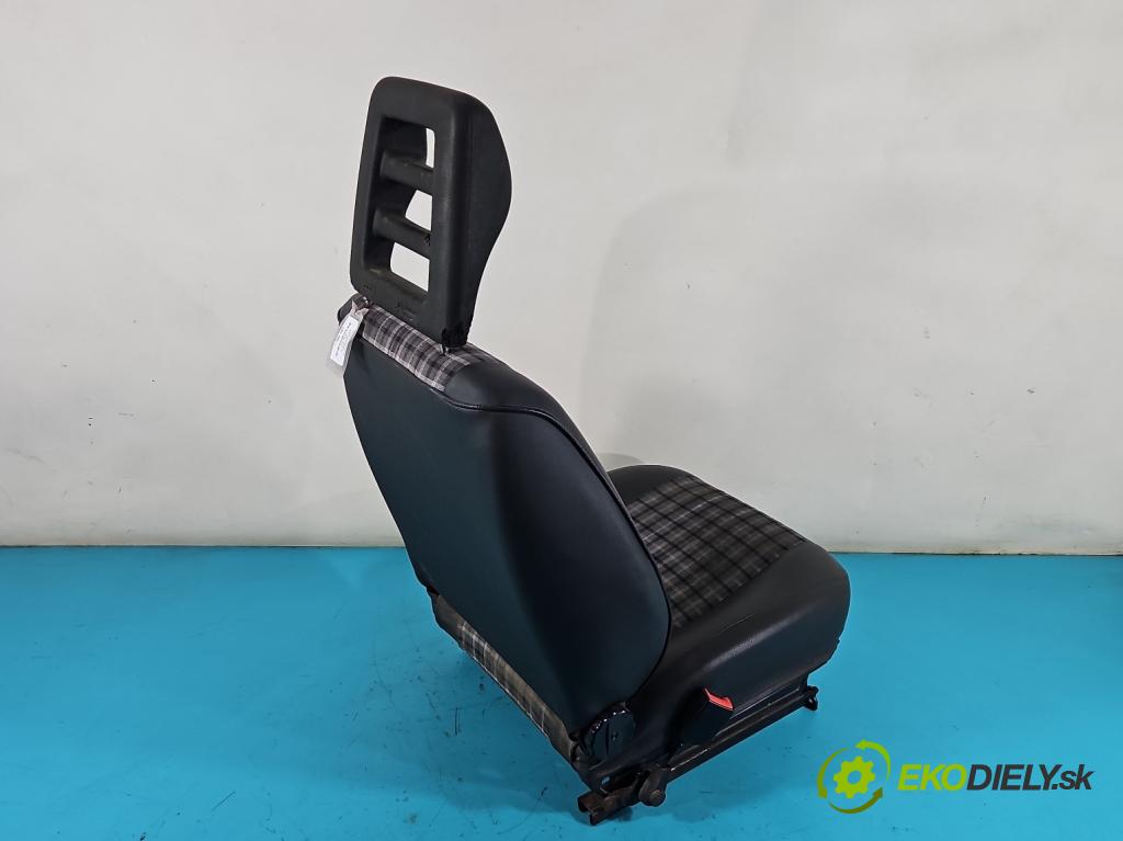 Fiat Ducato II 1994-2006 2.8d 87 HP manual 64 kW 2800 cm3 5- Sedačka ľavý  (Sedačky, sedadlá)