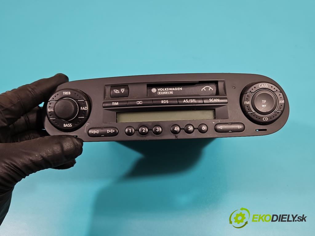 Vw New Beetle 1998-2010 2.0 8V 116 HP manual 85 kW 1984 cm3 3- Radio originál 1C0035186