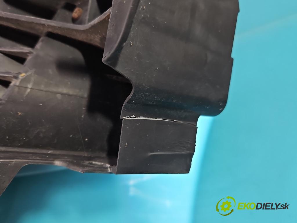 Mazda CX-5 2012-2017 2.2d 175 HP manual 129 kW 2191 cm3 5- Reflektor: pravý 36720190 (Pravé)