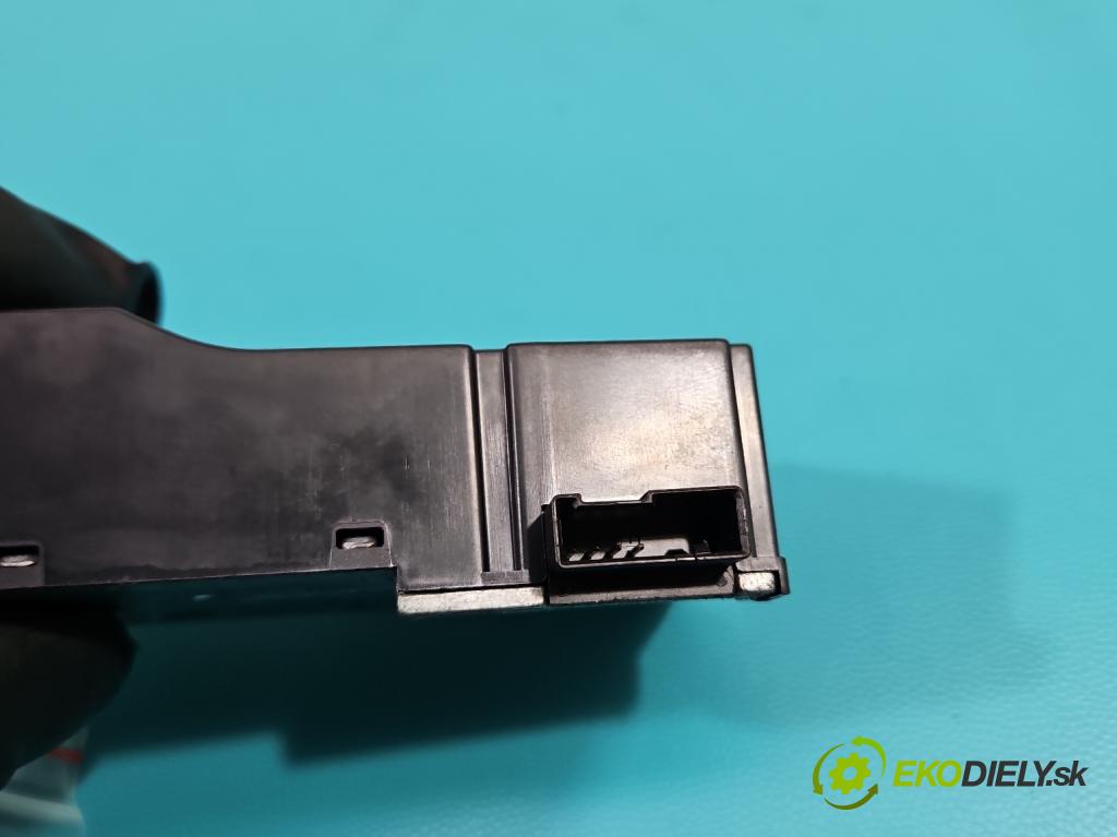 Vw Passat B8 2014 - 2.0 tdi 150 HP automatic 110 kW 1968 cm3 5- Blokáda: řízení: 3Q0905861 (Ostatné)