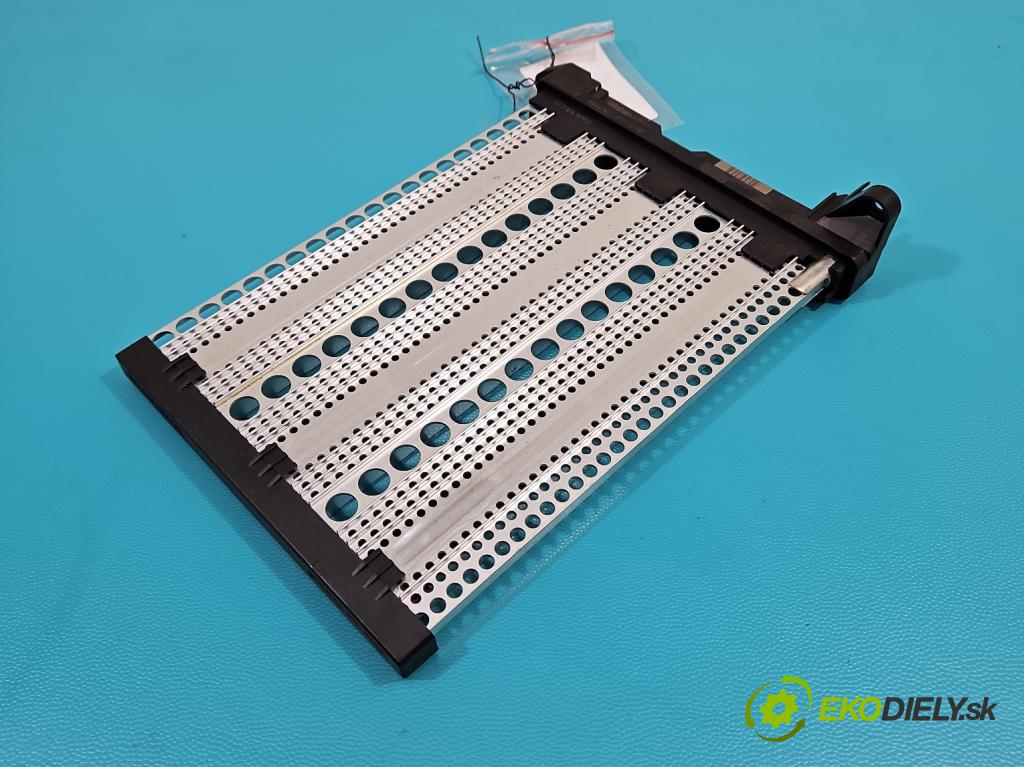 Vw Passat B8 2014 - 2.0 tdi 150 hp automatic 110 kW 1968 cm3 5- radiátor 5Q0963235B (Radiátory topení)