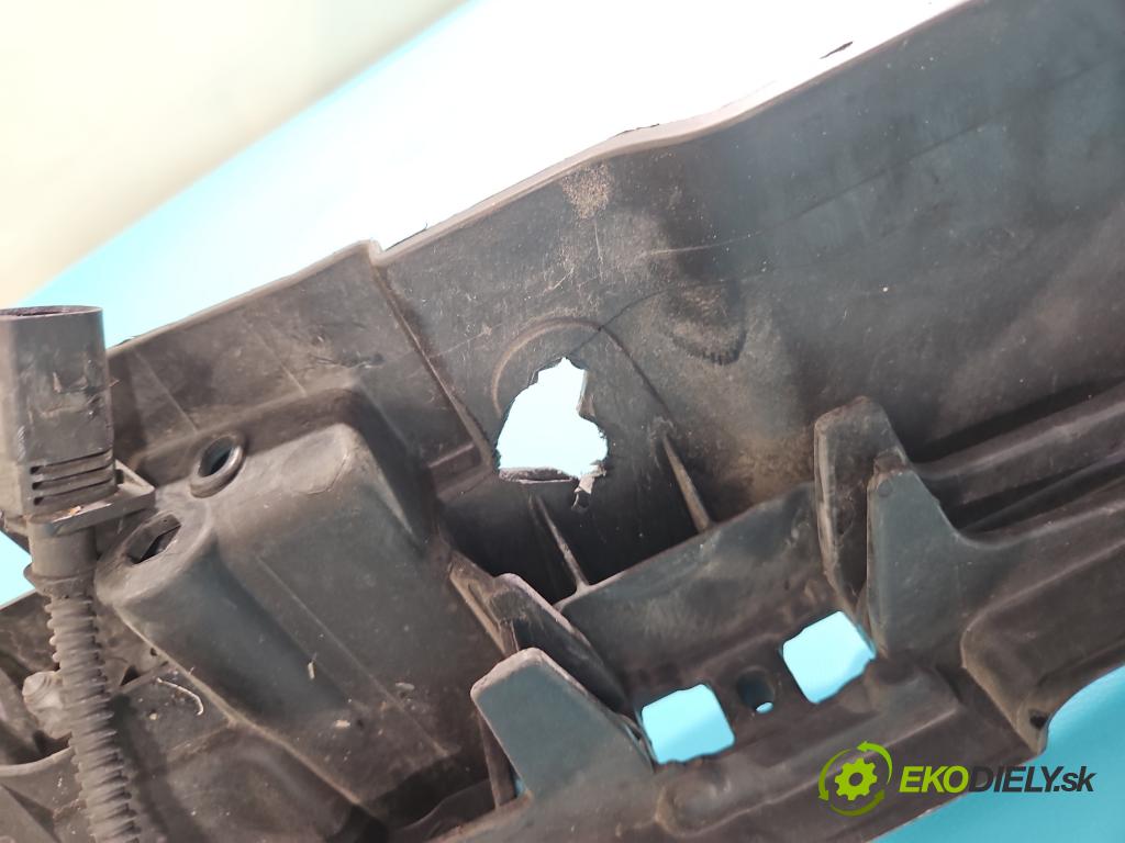 Vw Passat B8 2014 - 2.0 tdi 150 hp automatic 110 kW 1968 cm3 5- stěna přední 3G0805588H (Výztuhy přední)