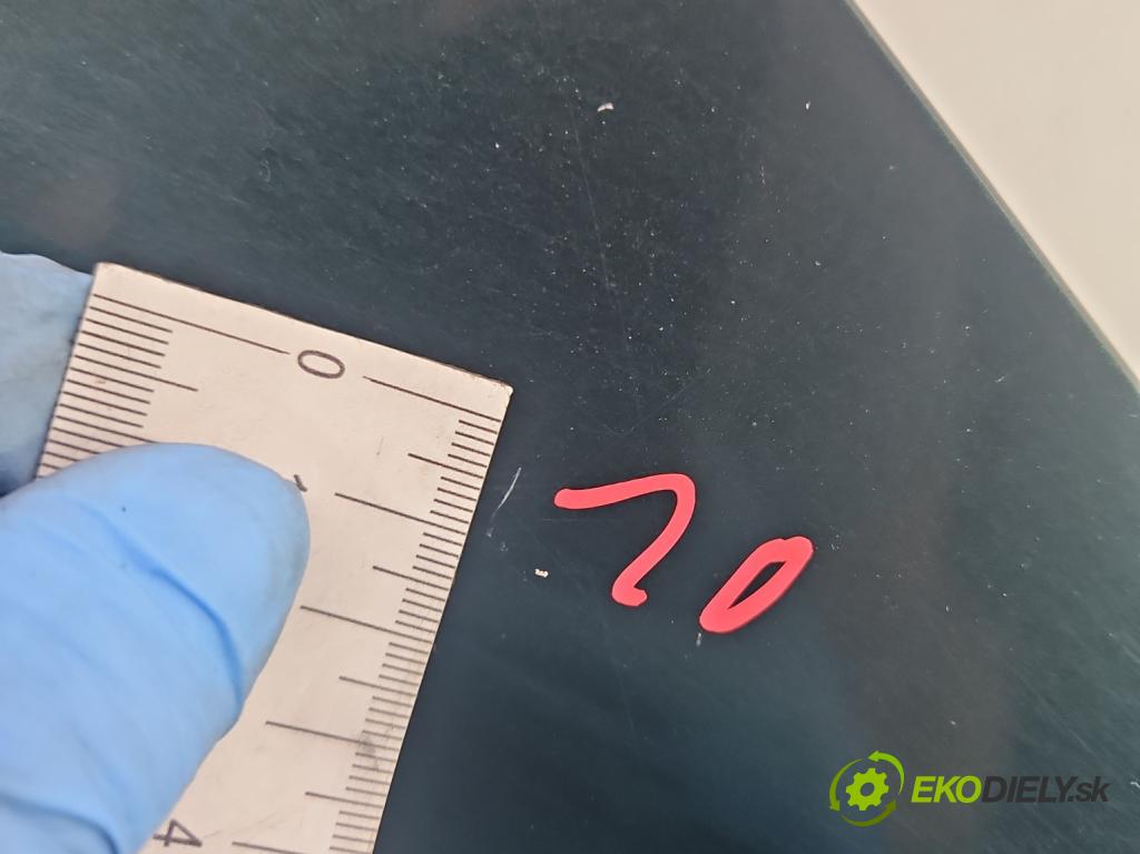 Toyota Yaris I 1999-2005 1.0 vvti 68 hp manual 50 kW 998 cm3 3- blatnik přední levý  (Predné ľavé)